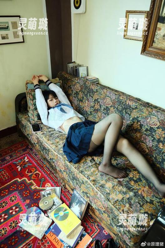 壁纸写真大放送：白莉爱吃巧克力与你的爱蜜莉雅碰撞