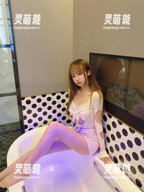 原图分享：米线线sama的红裙，偶尔也能成为生活的调味品