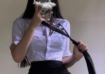 微密圈 – 粉色的猪陈佩奇带你体验双马尾的风诉，照片合集已上线