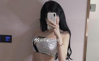 微密圈 – 脸红Dearie最新图集，那个美脚的份儿，你肯定得给个点赞？