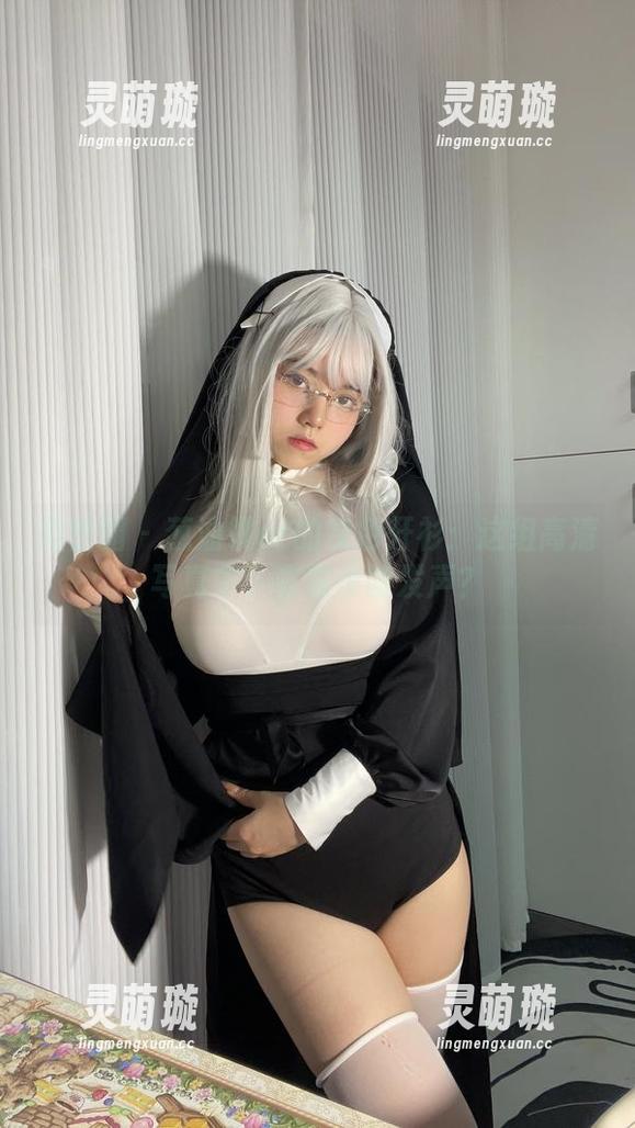 微密圈 - 葱油饼er的灰色开衫：这组高清写真中，衣服也能发声？