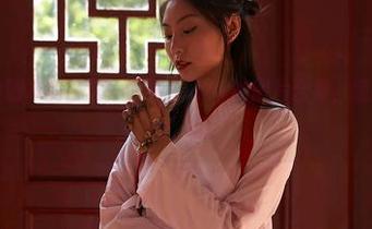 蜜桃社 – 没剧本的日常：佩琦Pinky的图片合集，随时可能“出戏”哦。