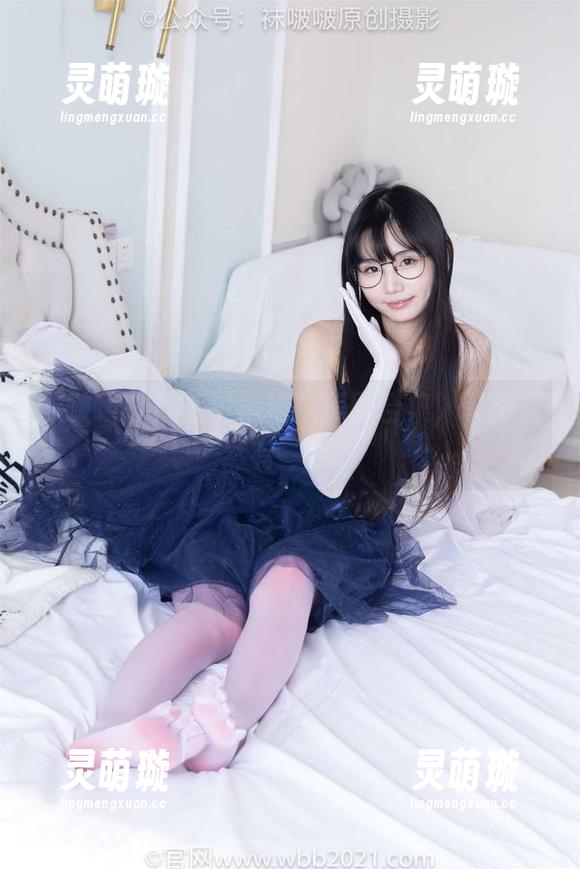 袜啵啵 - 黑色中筒棉袜美图合集，稚予果然有一手？