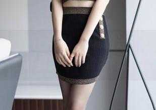 语画界 – 我的天啊，梦梵的连体衣太惹眼了，写真里的每一角度都是佳作！