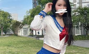 微密圈 – 软妹小九九在碎花旗袍里的原图，真的是让人想多看几眼