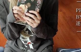 看逐月Su的旗袍作品，脑海中只能想起“幸福是自己的选择”这句老话。