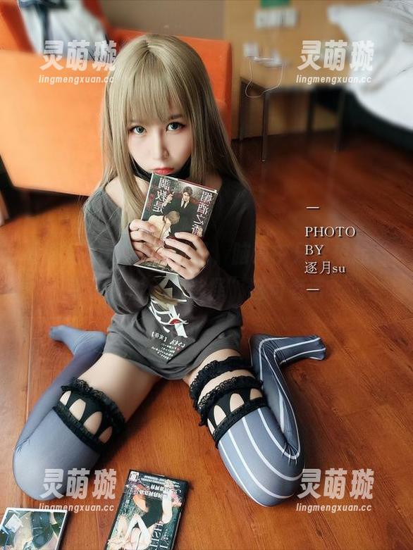 逐月Su 看逐月Su的旗袍作品,脑海中只能想起“幸福是自己的选择”这句老话。