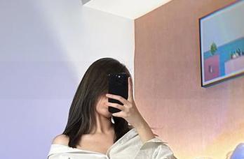 微密圈 – 高清合集里，醇子小姨的女佣风情让人目不转睛