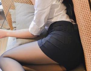 阴郁田园的亮色——雪琪SAMA女仆套图私拍，隐含倾诉