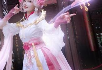 图集里，露儿大魔王的一抹粉嫩，像是素描纸上的不小心涂鸦