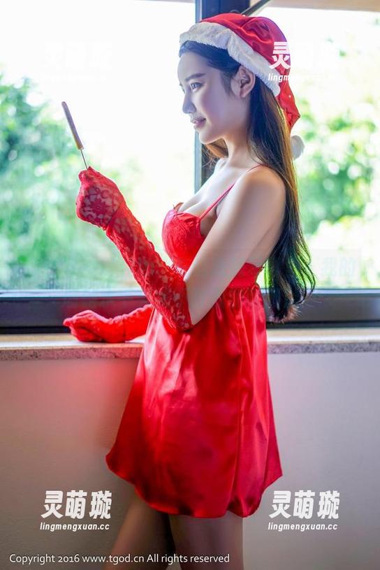 青豆客-叶佳颐 青豆客 - 叶佳颐:在这高清写真里,我的瑜伽水平果然不敌我的啤酒肚…