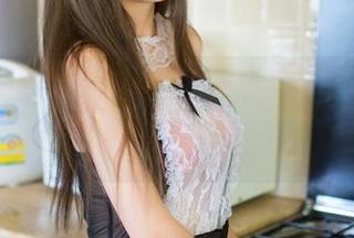 青豆客 – 分享一个原图：莫雅淇的丝袜，果然和我的购物车有一腿，我该懵逼了！
