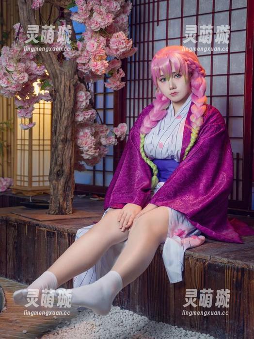 麻花麻花酱的红裙写真，今天又来“曲线救国”了嘛？